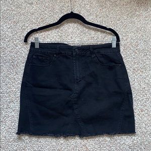 Black jean skirt by Kenzie jeans